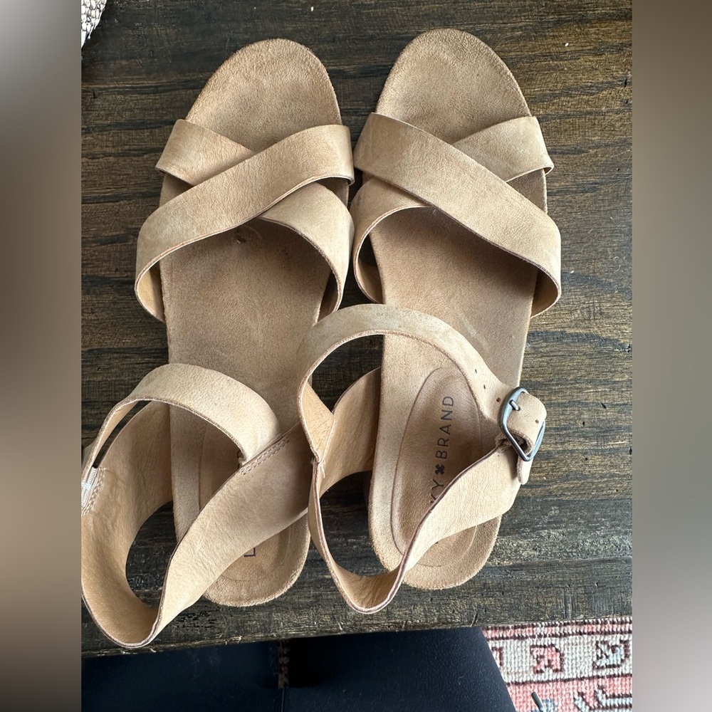 Lucky Brand tan suede Sandals